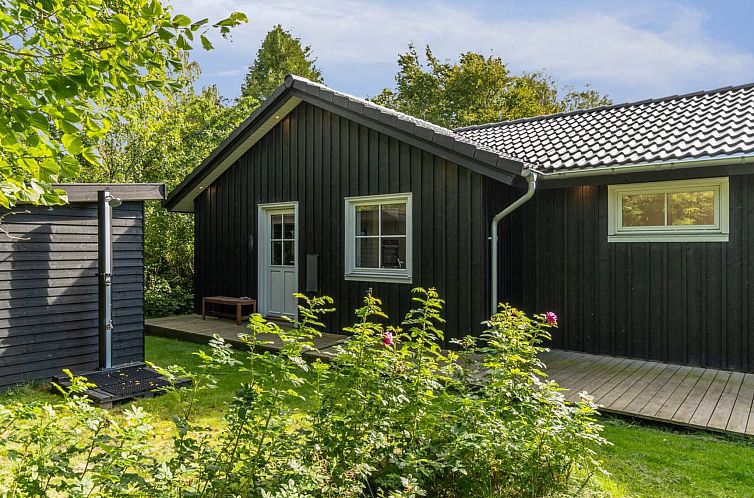 Vakantiehuis "Loviisa" - 850m from the sea