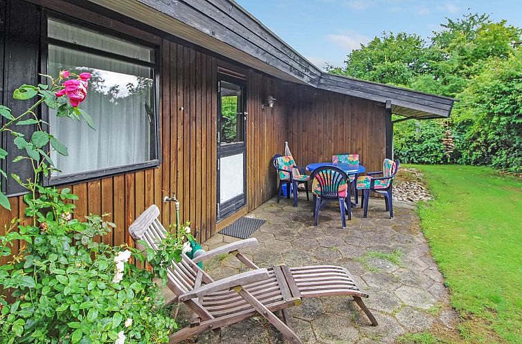 Vakantiehuis "Loviisa" - 850m from the sea
