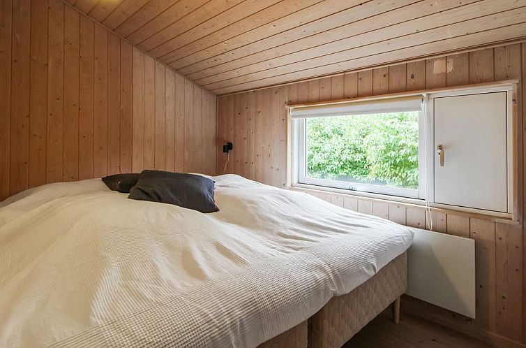 Vakantiehuis "Eragon" - 1.2km from the sea