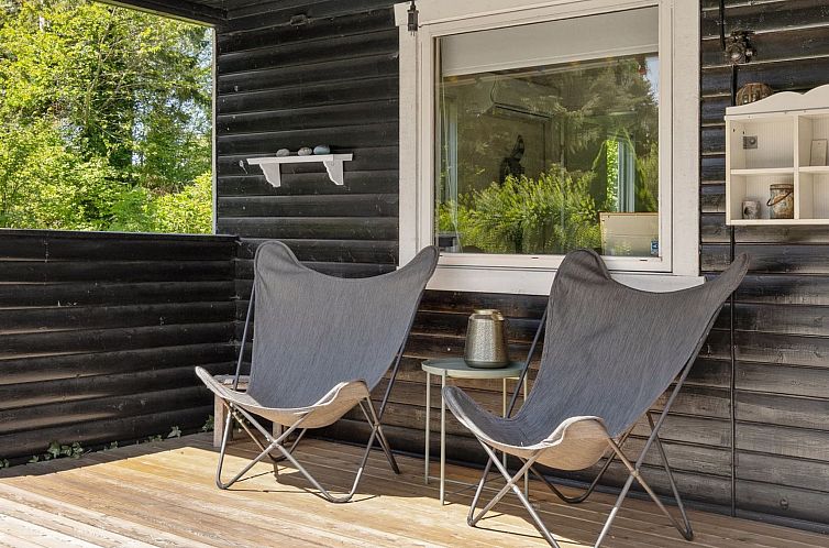 Vakantiehuis "Eragon" - 1.2km from the sea