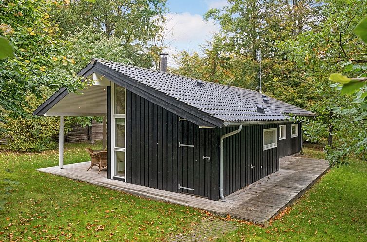 Vakantiehuis "Guthbrand" - 900m from the sea