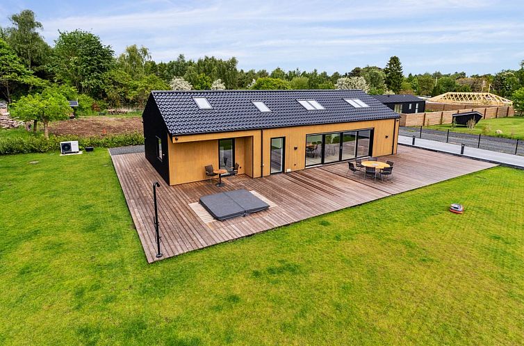 Vakantiehuis "Pauliina" - 1.1km from the sea