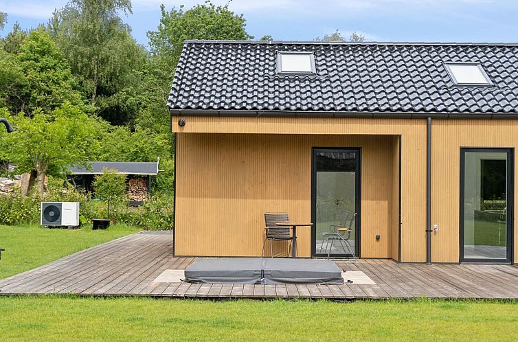 Vakantiehuis "Pauliina" - 1.1km from the sea