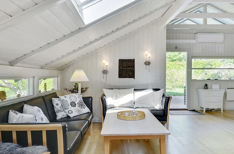 Vakantiehuis "Pauliina" - 1.1km from the sea