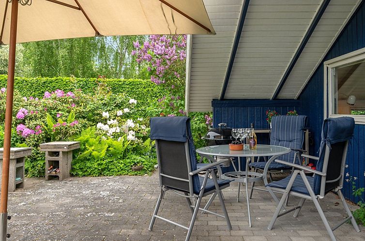 Vakantiehuis "Pauliina" - 1.1km from the sea