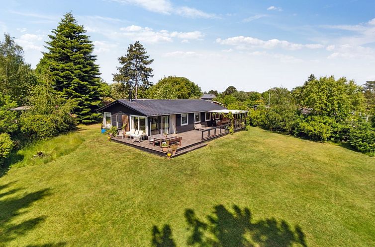 Vakantiehuis "Ilvy" - 850m from the sea