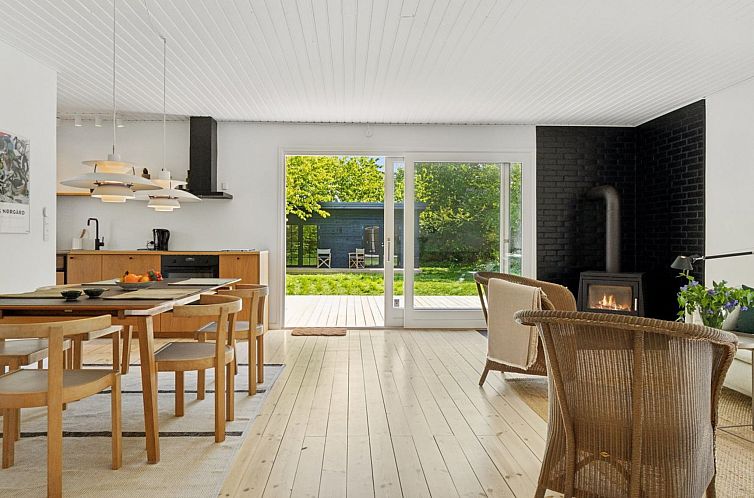 Vakantiehuis "Vilppu" - 800m from the sea