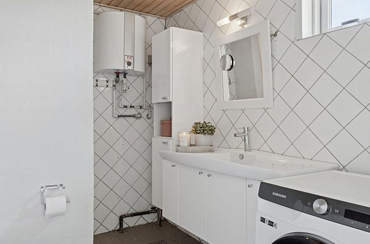 Vakantiehuis "Annabeth" - 850m from the sea