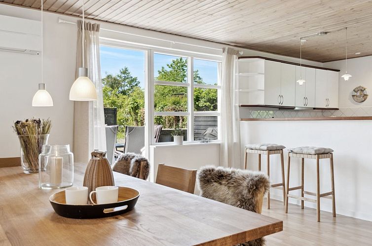 Vakantiehuis "Annabeth" - 850m from the sea