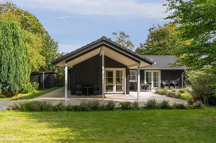 Vakantiehuis "Loviisa" - 850m from the sea