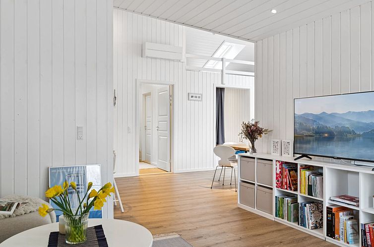 Vakantiehuis "Loviisa" - 850m from the sea