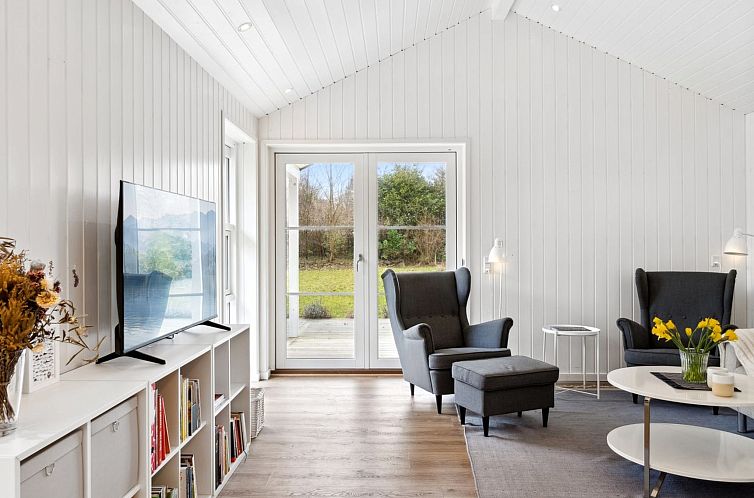 Vakantiehuis "Loviisa" - 850m from the sea