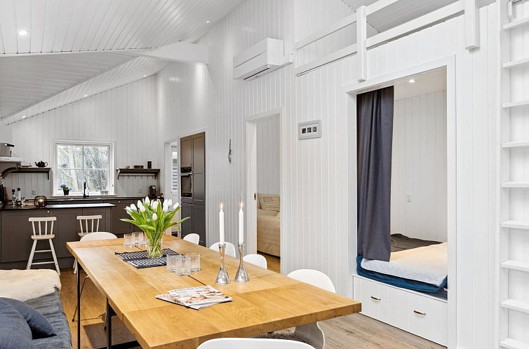 Vakantiehuis "Loviisa" - 850m from the sea