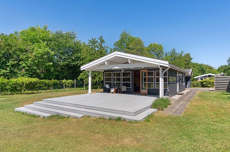 Vakantiehuis "Sjard" - 700m from the sea