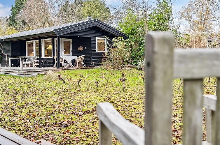 Vakantiehuis "Naema" - 1km from the sea