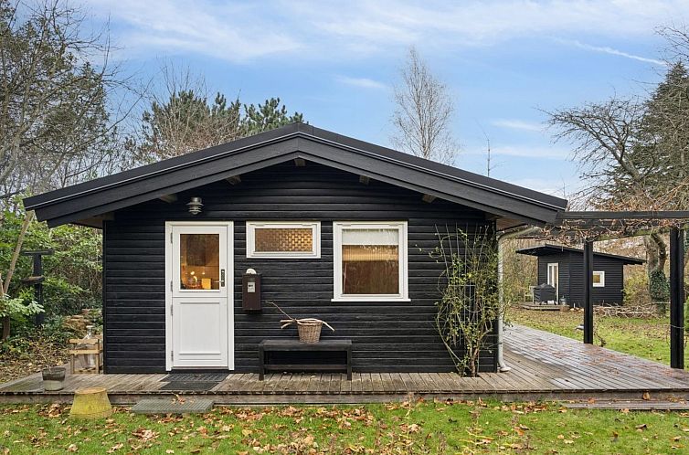 Vakantiehuis "Naema" - 1km from the sea