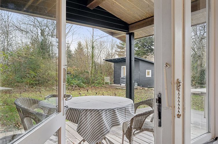 Vakantiehuis "Naema" - 1km from the sea