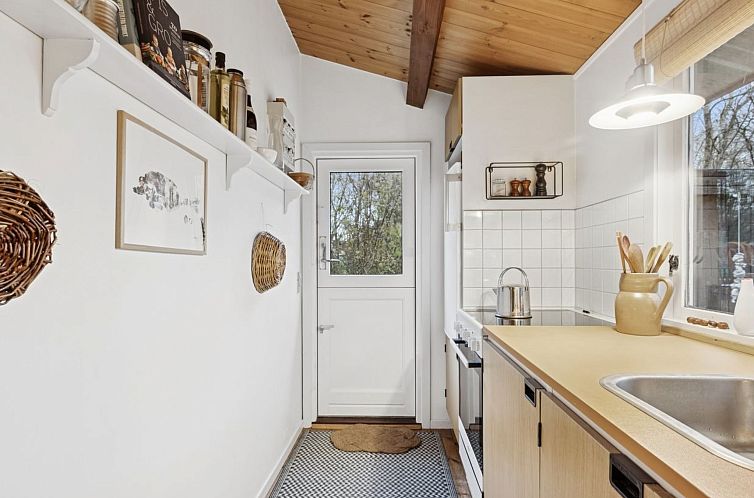 Vakantiehuis "Naema" - 1km from the sea