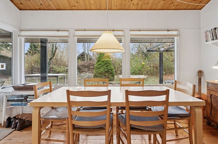 Vakantiehuis "Naema" - 1km from the sea