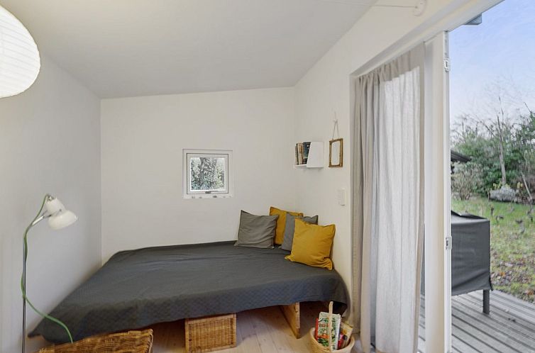 Vakantiehuis "Naema" - 1km from the sea
