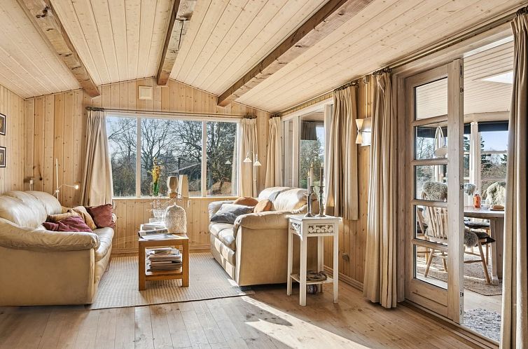 Vakantiehuis "Arlina" - 750m from the sea