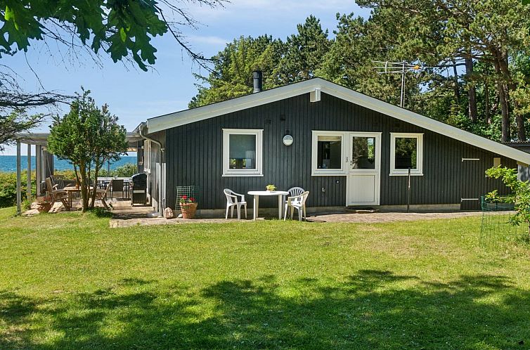 Vakantiehuis "Marius" - 30m from the sea