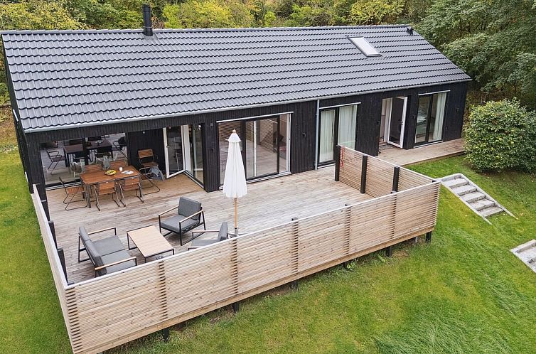 Vakantiehuis "Aggi" - 850m from the sea