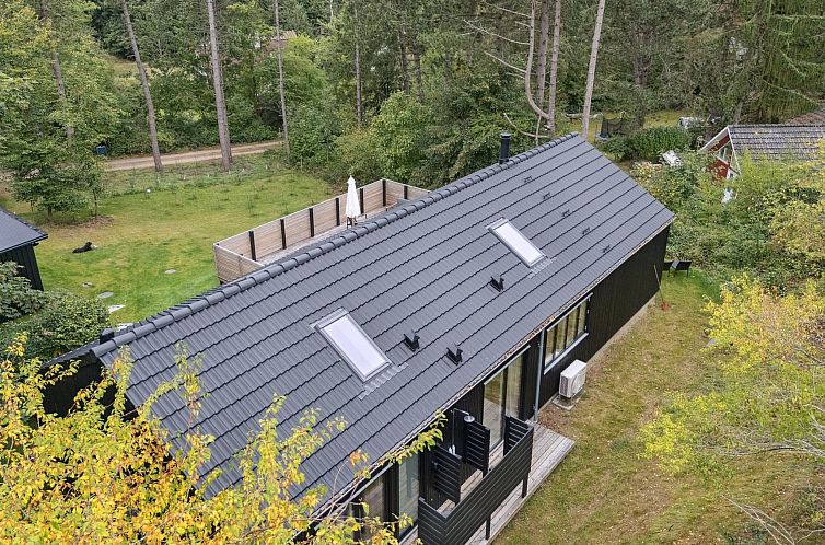 Vakantiehuis "Aggi" - 850m from the sea