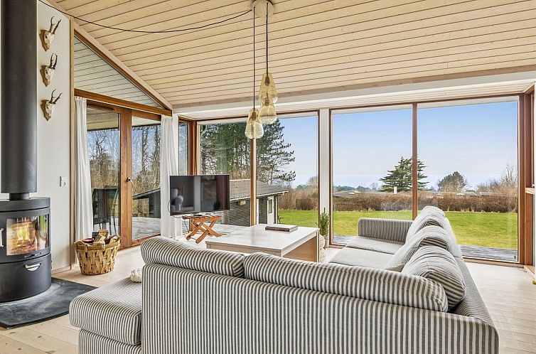 Vakantiehuis "Heike" - 650m from the sea
