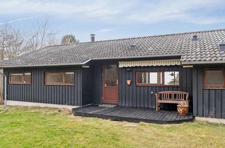 Vakantiehuis "Heike" - 650m from the sea