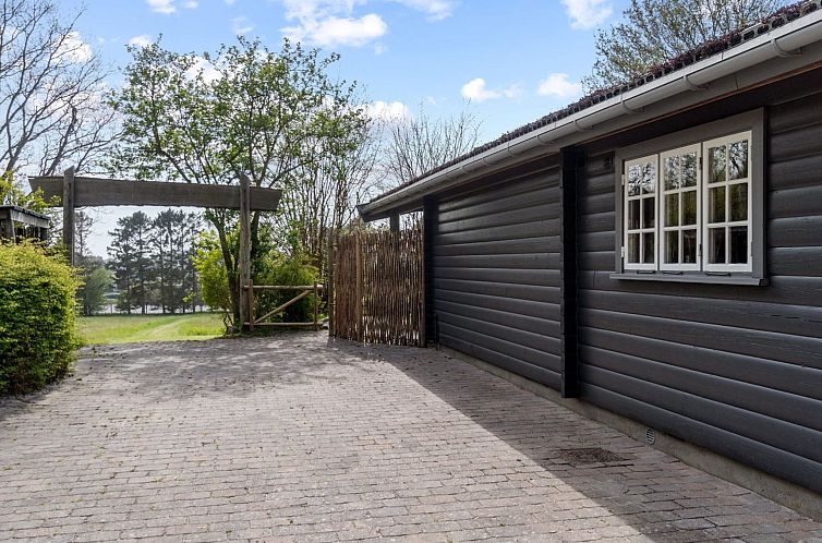 Vakantiehuis "Till" - 1.6km from the sea