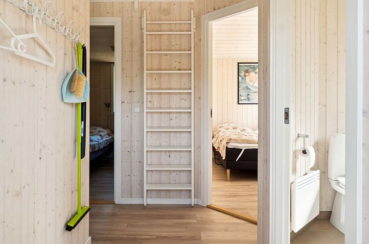 Vakantiehuis "Vojdan" - 600m from the sea