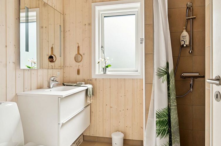 Vakantiehuis "Vojdan" - 600m from the sea