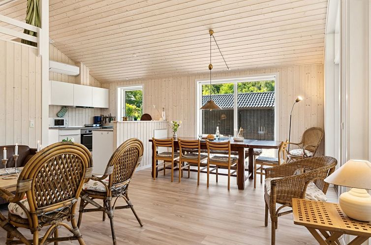 Vakantiehuis "Vojdan" - 600m from the sea