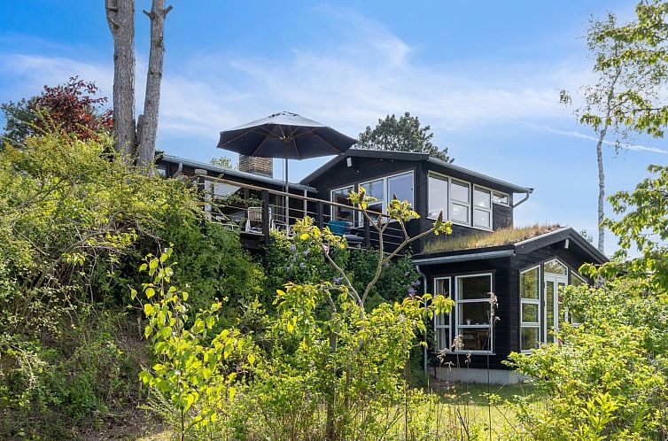 Vakantiehuis "Gundhild" - 1.8km from the sea
