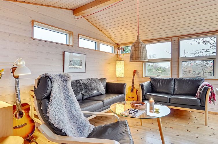 Vakantiehuis "Gundhild" - 1.8km from the sea