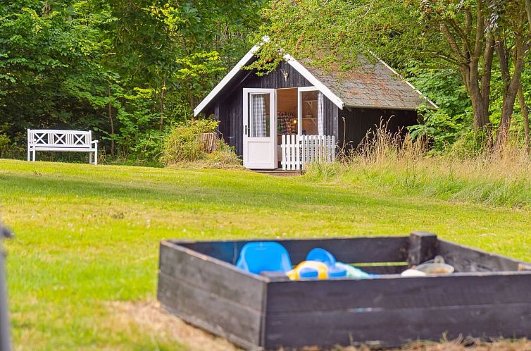 Vakantiehuis "Emeli" - 100m from the sea