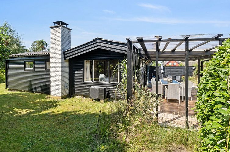 Vakantiehuis "Arlina" - 750m from the sea