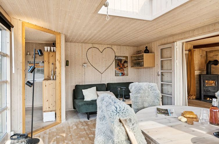 Vakantiehuis "Arlina" - 750m from the sea