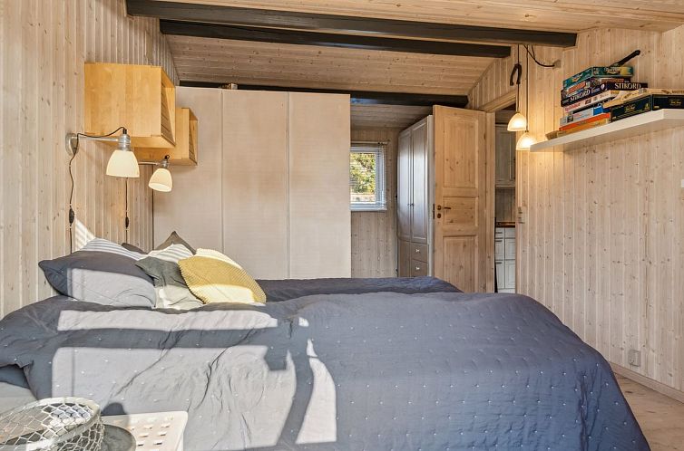 Vakantiehuis "Arlina" - 750m from the sea