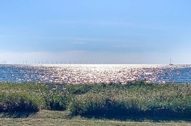 Vakantiehuis "Stacie" - 10m from the sea