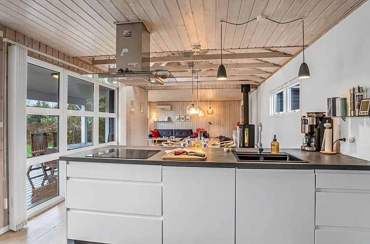 Vakantiehuis "Mira" - 500m from the sea