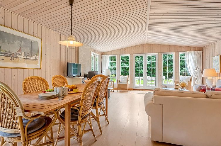 Vakantiehuis "Tineke" - 200m from the sea