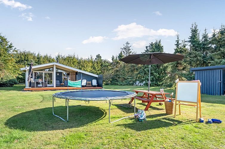 Vakantiehuis "Zoya" - 470m from the sea