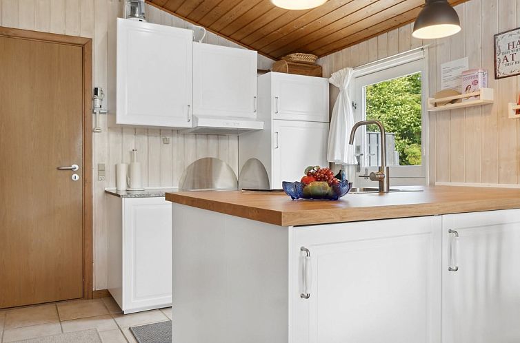 Vakantiehuis "Zoya" - 470m from the sea