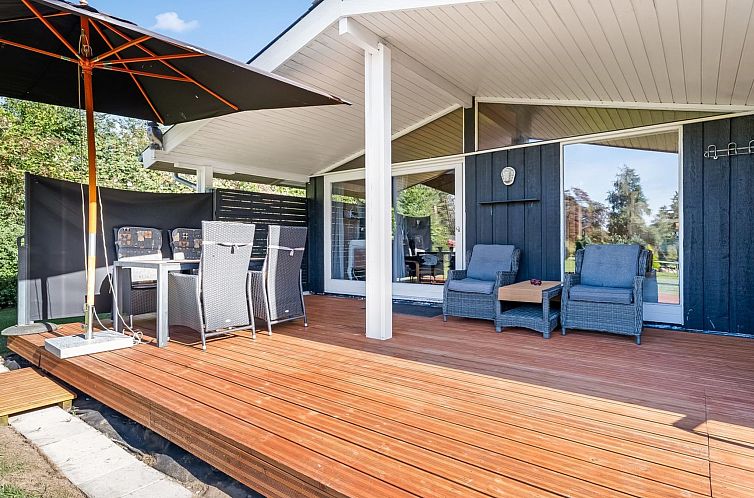 Vakantiehuis "Zoya" - 470m from the sea