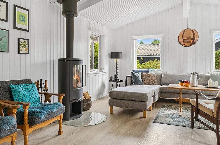 Vakantiehuis "Hughlek" - 1.5km from the sea