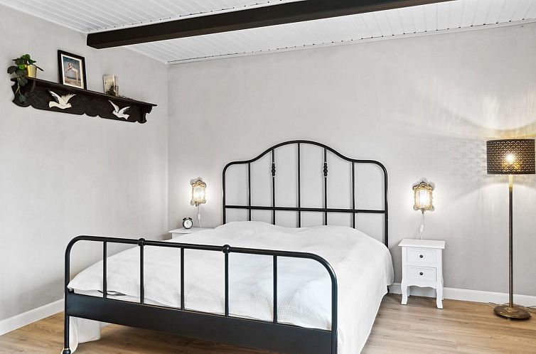 Vakantiehuis "Konrad" - 700m from the sea