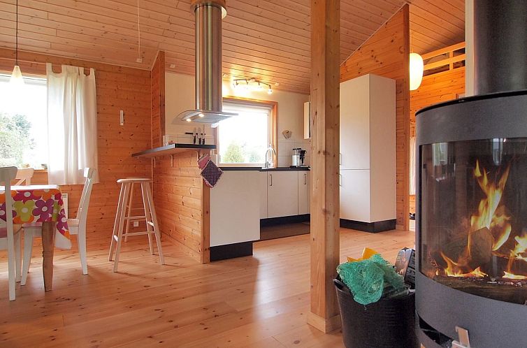 Vakantiehuis "Karanfilka" - 900m from the sea