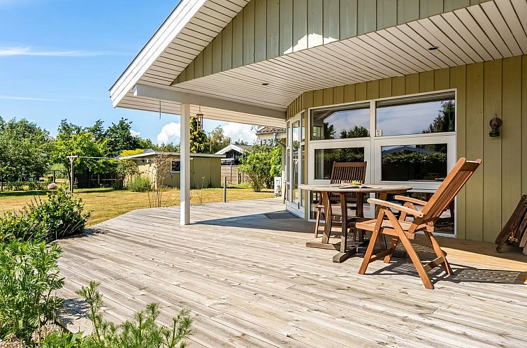 Vakantiehuis "Jalina" - 500m from the sea